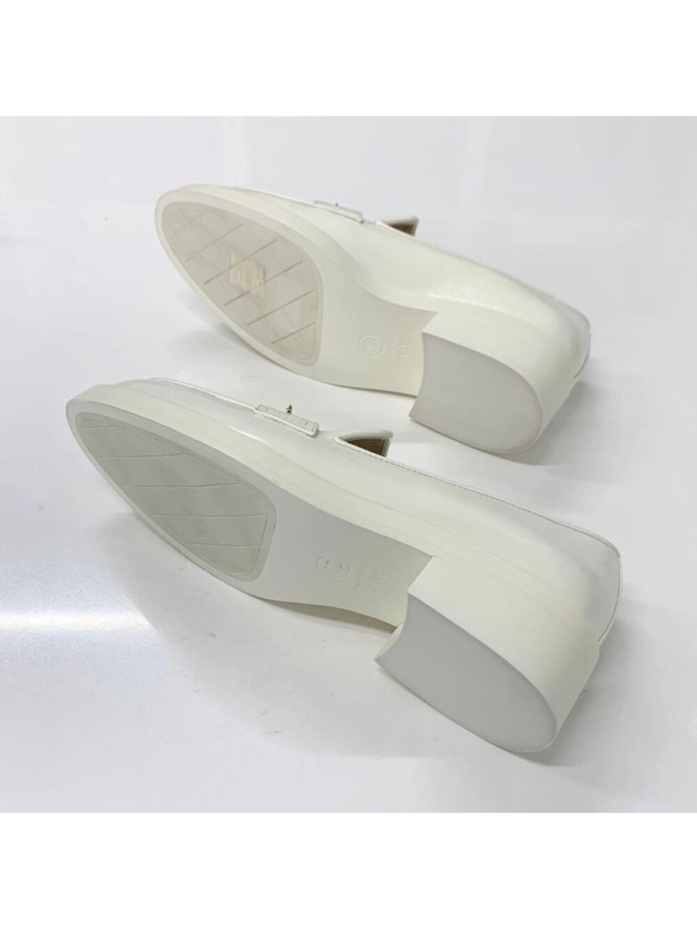 Chanel Coco Mark Leather Loafers White - Picture 6 of 10